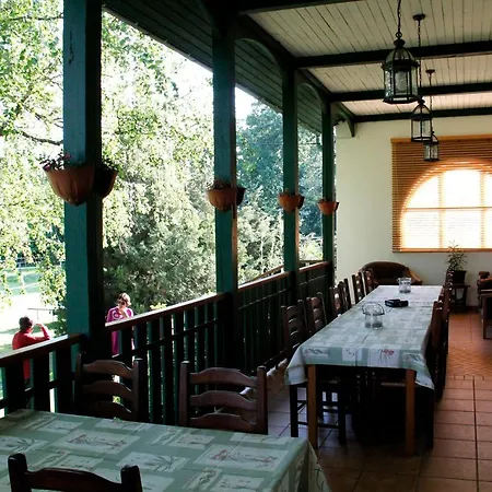 Vadaszhaz Karad